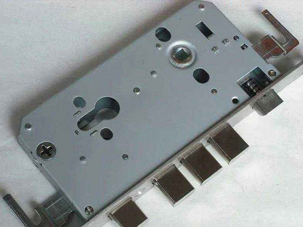 灯塔24小时上门开锁公司