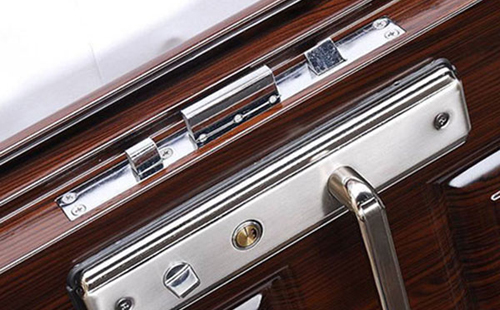 灯塔24小时上门开锁公司